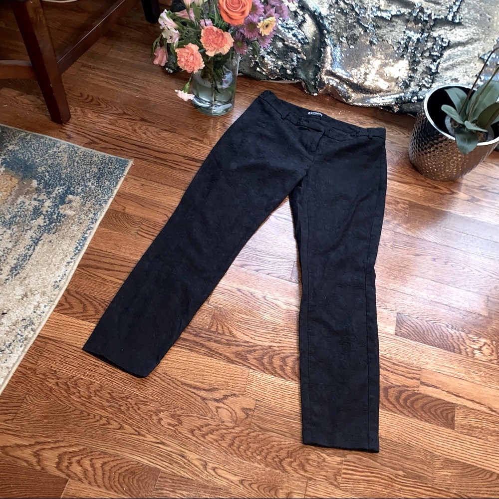 Express Columnist Jacquard Cropped / Capri Pants - Black - Size 6